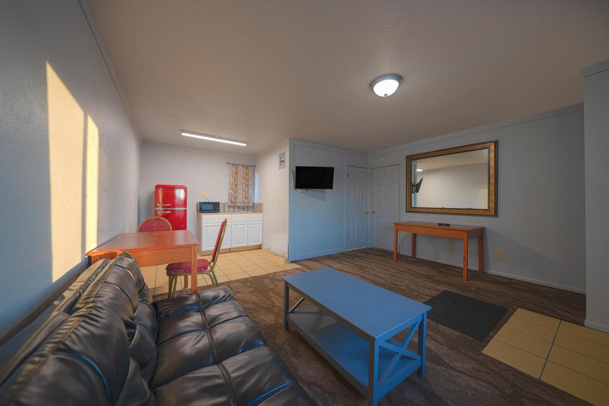 Oyo Hotel Portland Or Near Airport Gresham Bagian luar foto