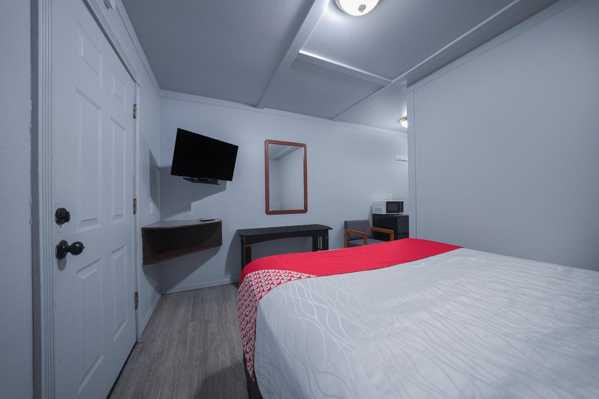Oyo Hotel Portland Or Near Airport Gresham Bagian luar foto