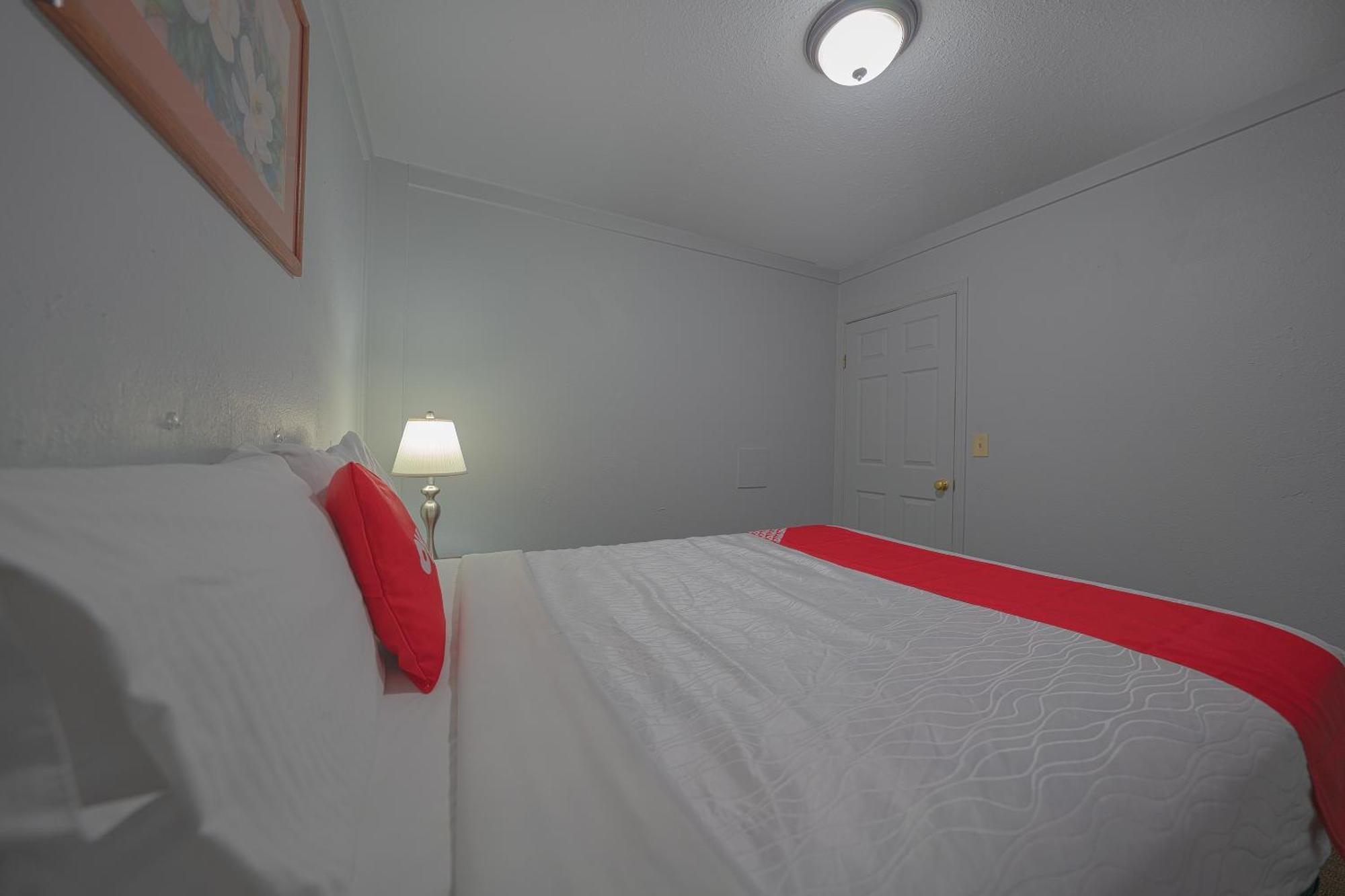 Oyo Hotel Portland Or Near Airport Gresham Bagian luar foto