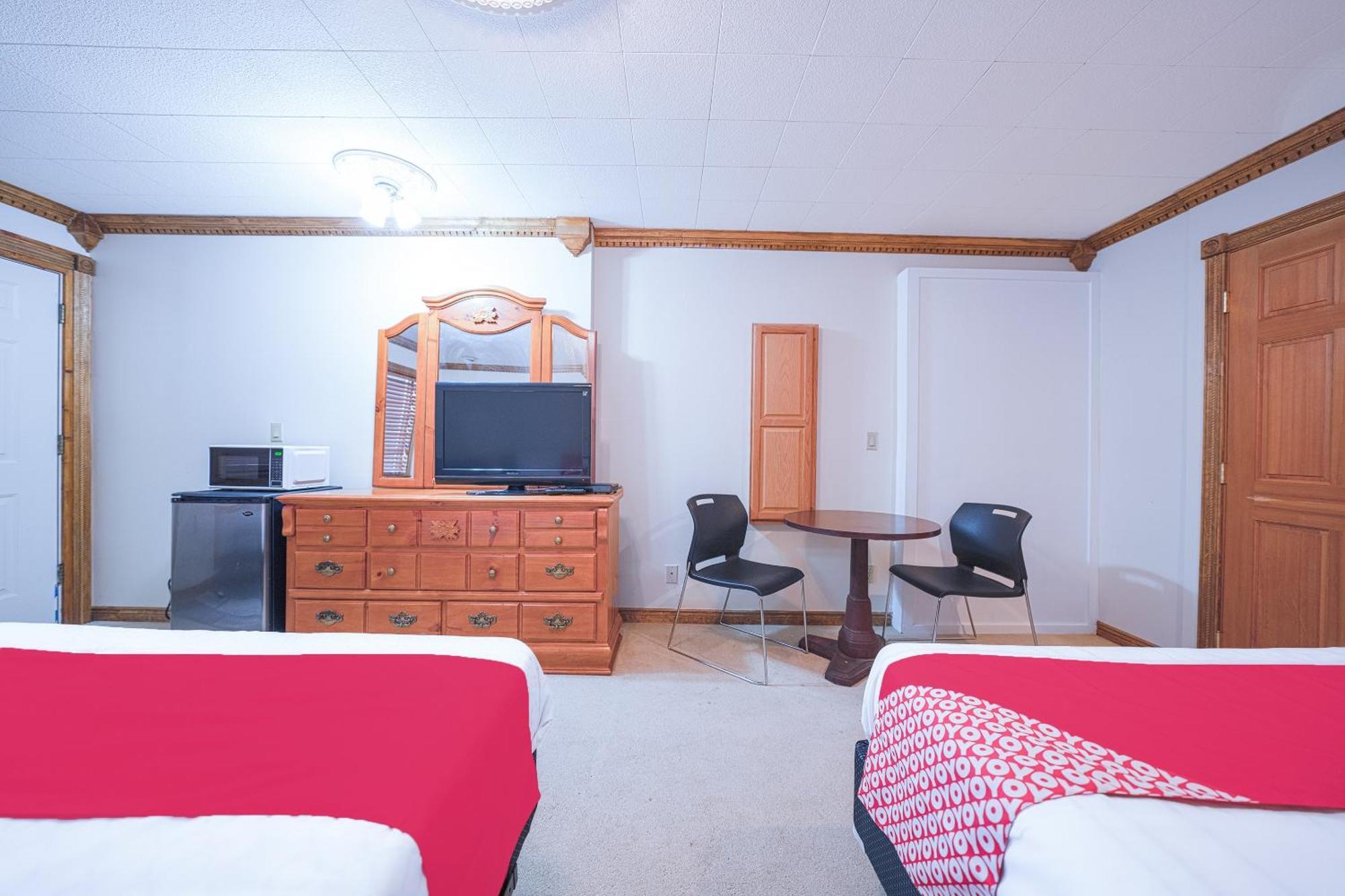 Oyo Hotel Portland Or Near Airport Gresham Bagian luar foto
