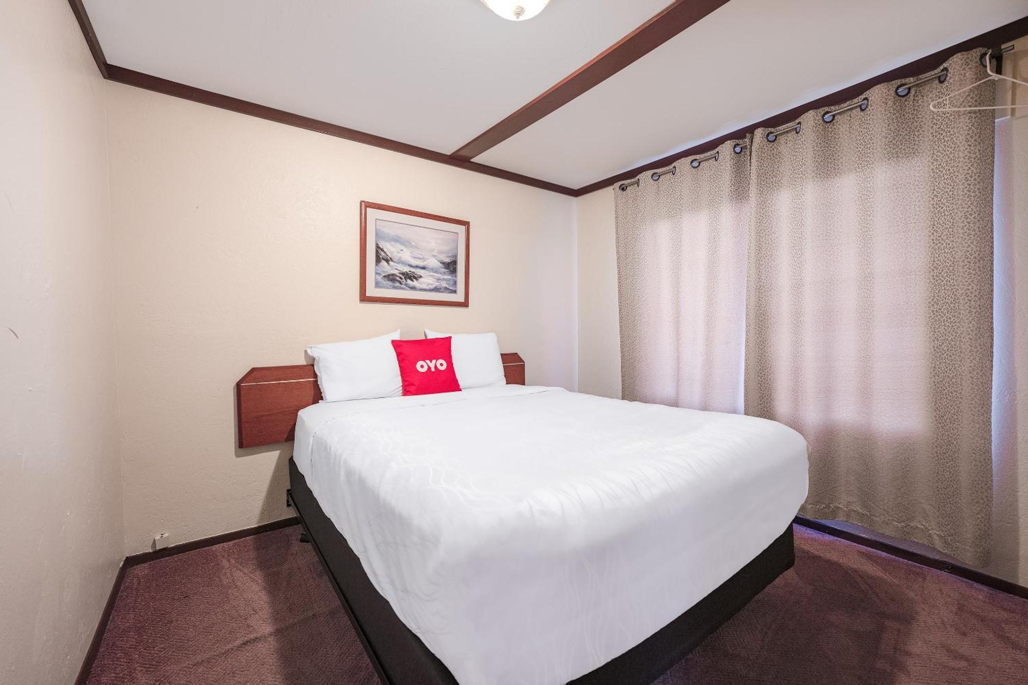 Oyo Hotel Portland Or Near Airport Gresham Bagian luar foto