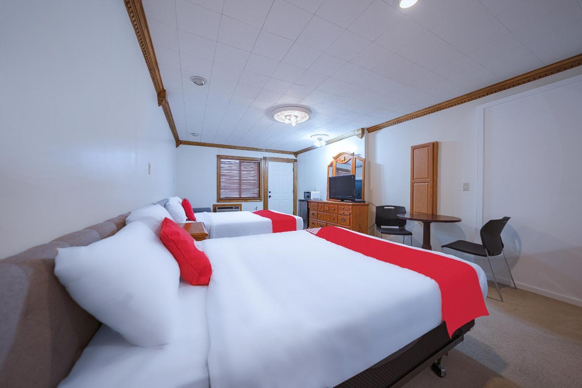 Oyo Hotel Portland Or Near Airport Gresham Bagian luar foto