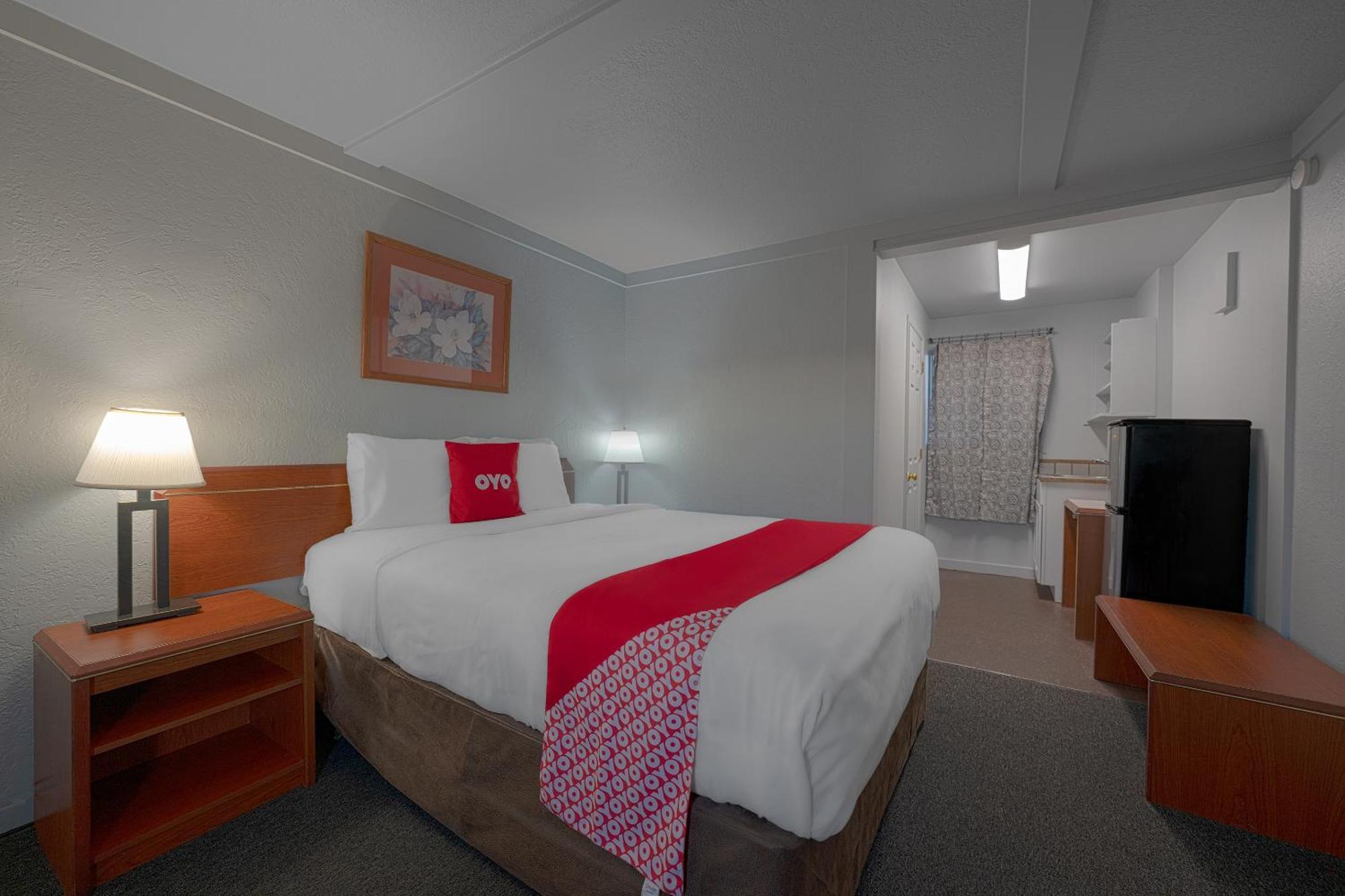 Oyo Hotel Portland Or Near Airport Gresham Bagian luar foto