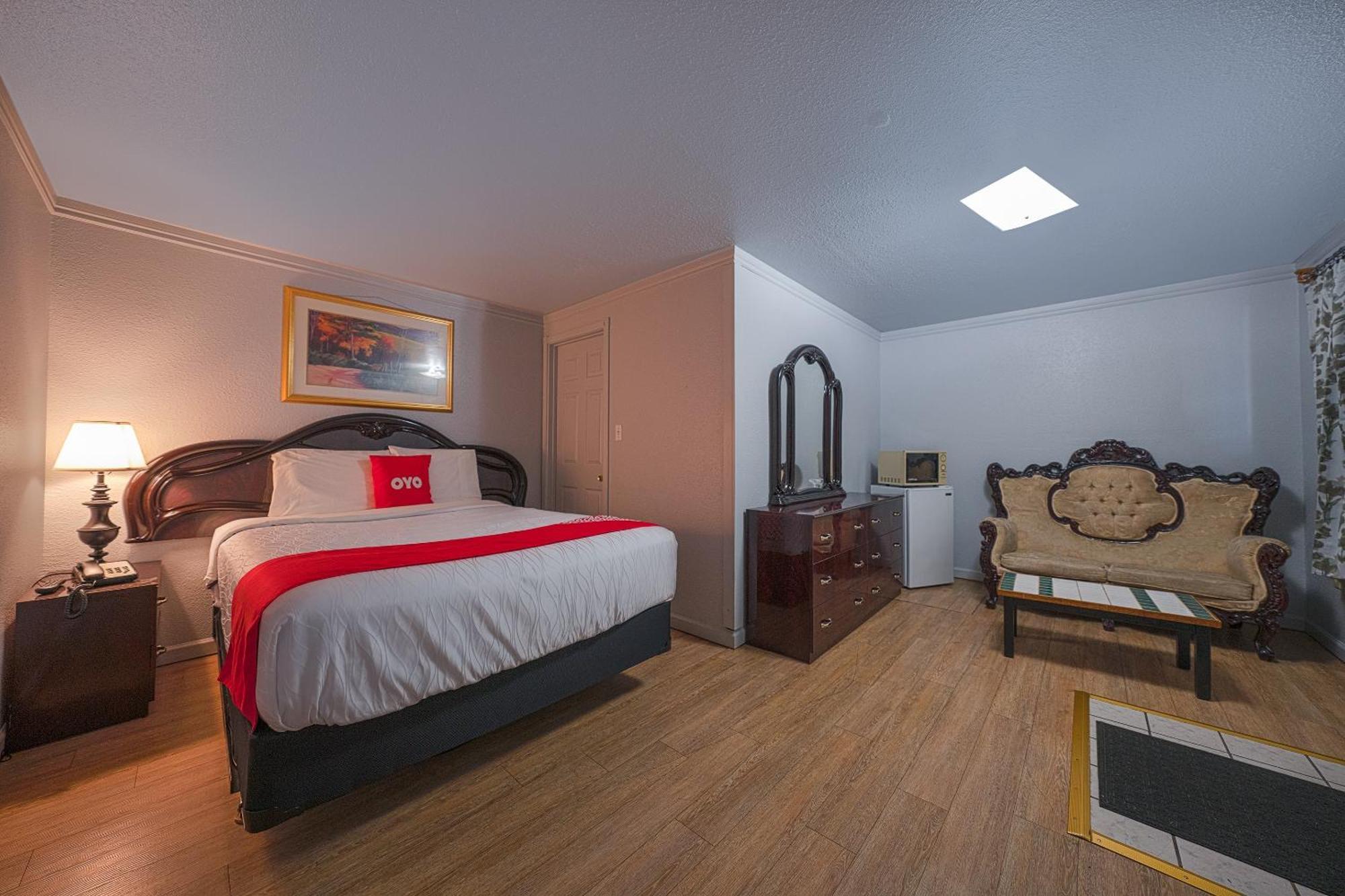 Oyo Hotel Portland Or Near Airport Gresham Bagian luar foto