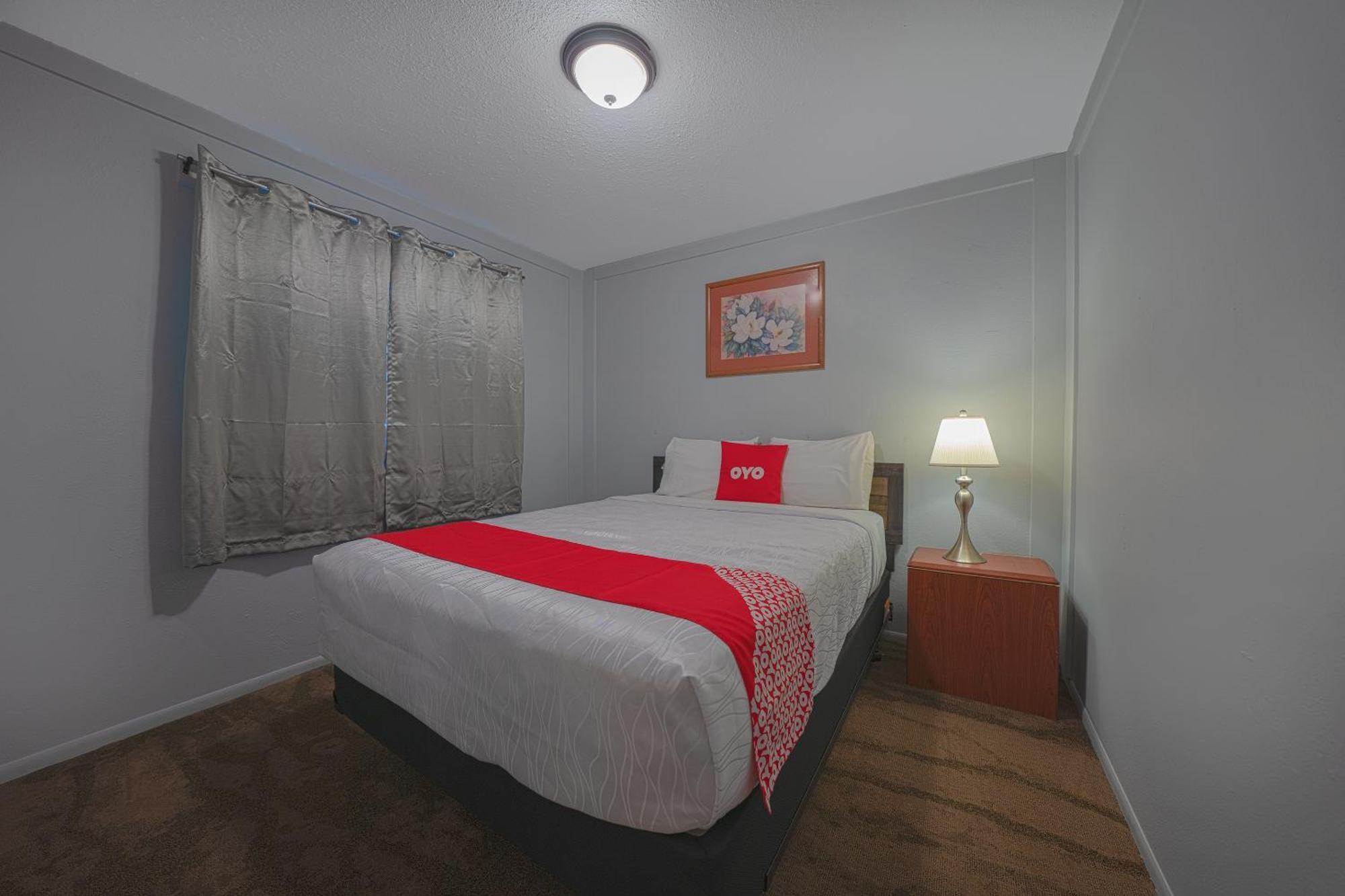 Oyo Hotel Portland Or Near Airport Gresham Bagian luar foto